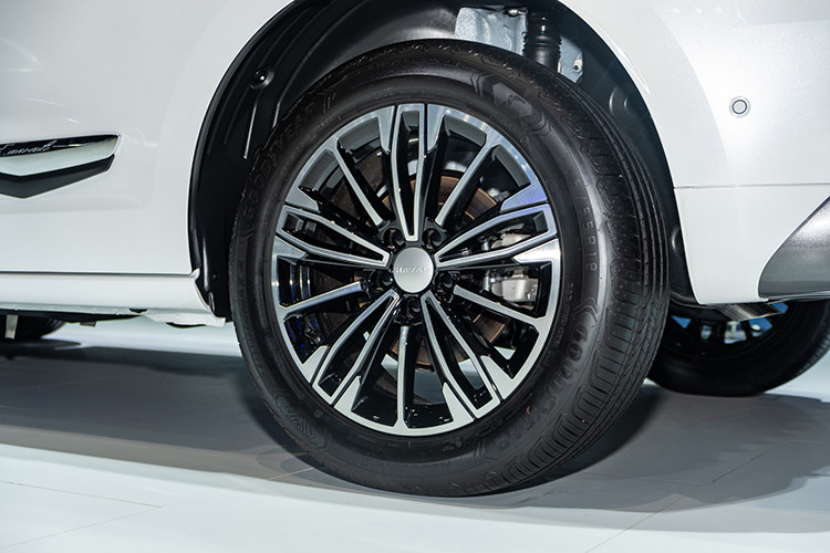 Mẫu SUV Haval Jolion Ultra sở hữu kích thước dài x rộng x cao lần lượt 4.472 x 1.841 x 1.626 (mm) và chiều dài cơ sở 2.700mm. Bản Pro sẽ có kích thước rộng hơn một chút với số đo 1.874 mm.