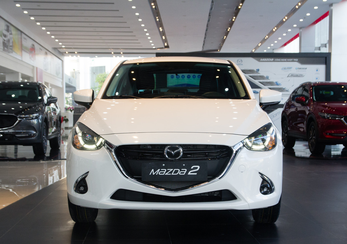 Ngoại hình của Mazda2 mới không có nhiều khác biệt so với mẫu cũ. Lưới tản nhiệt có viền mạ chrome sáng bóng.