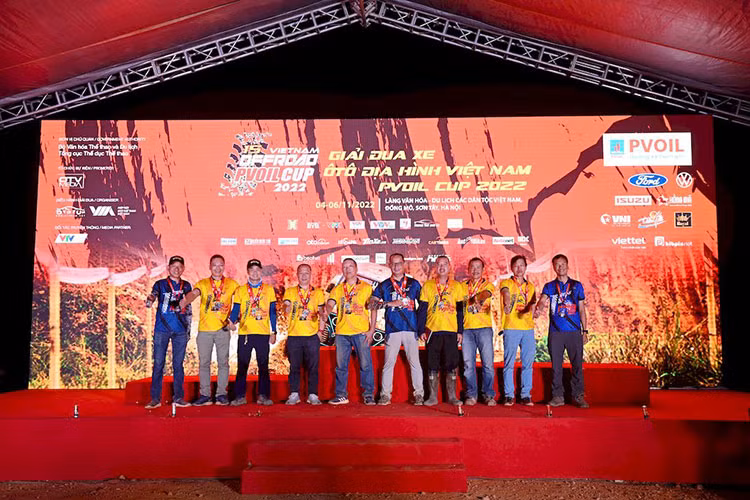 Cũng trong khuôn khổ của giải, BTC PVOIL VOC còn trao tặng 28 giải Nhất cho bài thi cho những đội có thành tích tốt nhất các hạng. Thống kê nhanh của BTC đến hết ngày thi đấu thứ ba, hàng loạt kỷ lục của mùa giải thứ 15 VOC cũng được ghi nhận.