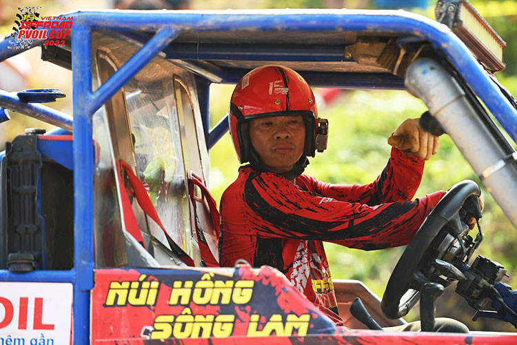 Vietnam Offroad Cup (VOC) là giải đua xe địa hình lớn và lâu đời nhất tại Việt Nam do diễn đàn OTOFUN tổ chức từ năm 2008. Từ năm 2010, VOC đã được Tổng cục TDTT chính thức công nhận là một bộ môn thi đấu thể thao phong trào trong hệ thống các giải đấu trong nước. Lần đầu tiên Tổng công ty Dầu Việt Nam – CTCP (PVOIL) trở thành nhà tài trợ đồng hành tên giải vào 2019.