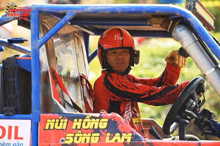Vietnam Offroad Cup (VOC) là giải đua xe địa hình lớn và lâu đời nhất tại Việt Nam do diễn đàn OTOFUN tổ chức từ năm 2008. Từ năm 2010, VOC đã được Tổng cục TDTT chính thức công nhận là một bộ môn thi đấu thể thao phong trào trong hệ thống các giải đấu trong nước. Lần đầu tiên Tổng công ty Dầu Việt Nam – CTCP (PVOIL) trở thành nhà tài trợ đồng hành tên giải vào 2019.