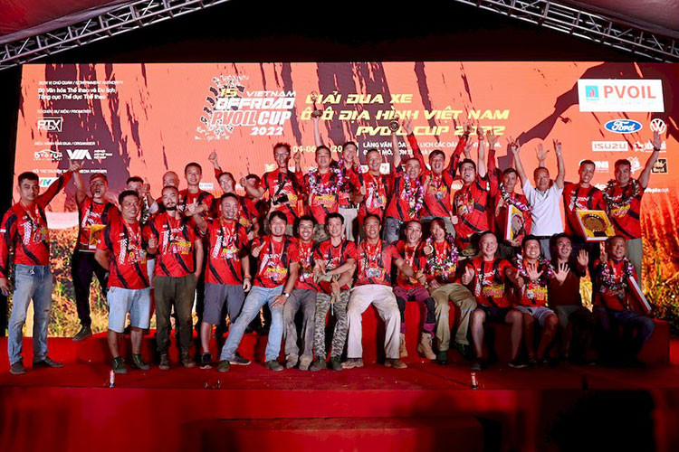 Giải Nữ vận động viên xuất sắc: VĐV Nguyễn Hà Giang, đội 201 PVC GIANG HÀ; VĐV Trần Thanh Ngân, đội 105 HELLO KITTY.