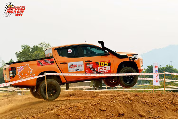 Số lượng người theo dõi lớn nhất lịch sử giải đua: khoảng 30.000.000 lượt trên tất cả các nền tảng. Lượng tin tức lan tỏa lớn nhất qua các năm: 300 tin bài, phóng sự truyền hình. Quy tụ nhiều nhà vô địch nhất: 28 nhà vô địch với 30 danh hiệu vô địch qua các kỳ VOC trước đây.