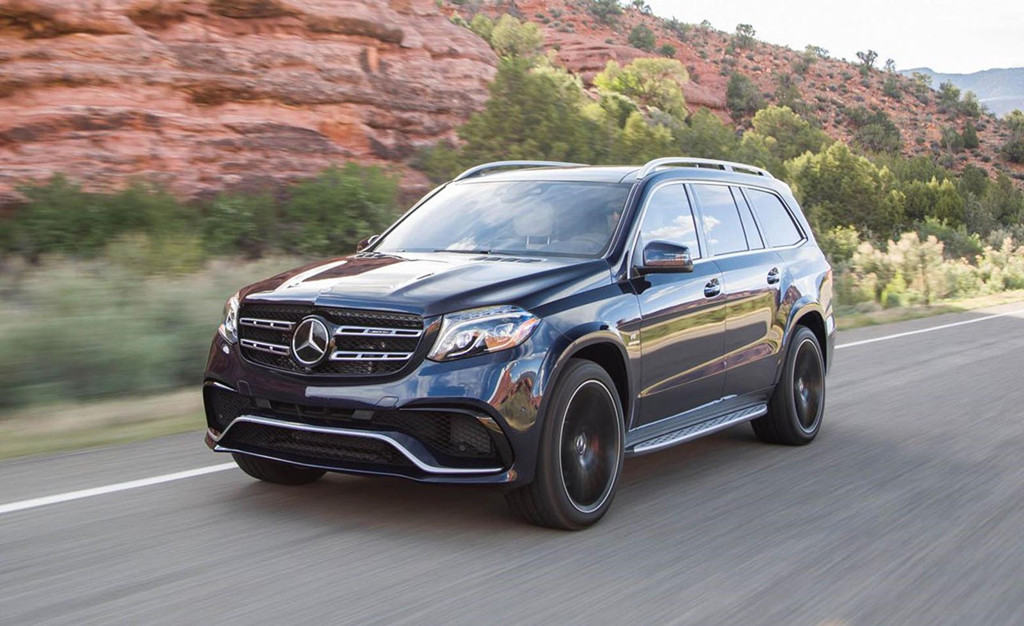 Mercedes-AMG GLS 63 – 577 mã lực (125.300 USD): Không chỉ sở hữu nội thất sang trọng, tiện nghi, mẫu SUV 7 chỗ của Mercedes-Benz còn gây ấn tượng với thông số vận hành mạnh mẽ. Sức mạnh của GLS 63 AMG tới từ động cơ V8 5.5L tăng áp kép, cho công suất 577 mã lực và mô-men xoắn 760 Nm, tăng tốc 0-100 km/h mất 4,6 giây.