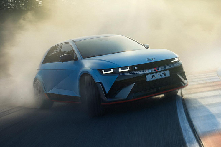 Tại Tokyo Auto Salon 2024, Hyundai đã trình làng concept Ioniq 5 N NPX1, cùng với các phụ kiện hiệu suất cao của dòng N Performance. Hyundai Ioniq 5 N DK Edition được kỳ vọng sẽ không bị giới hạn tại thị trường Nhật Bản, mở ra cơ hội cho các tín đồ xe điện trên toàn thế giới.