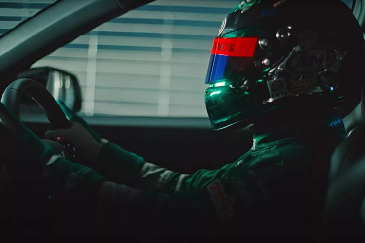 Màn hợp tác giữa Hyundai và Keiichi Tsuchiya không phải điều quá bất ngờ. Năm 2023, Hyundai từng công bố đoạn video "Drift King" thử nghiệm chiếc Ioniq 5 N trên một đường đua tại Úc.