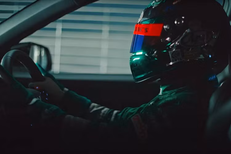 Màn hợp tác giữa Hyundai và Keiichi Tsuchiya không phải điều quá bất ngờ. Năm 2023, Hyundai từng công bố đoạn video "Drift King" thử nghiệm chiếc Ioniq 5 N trên một đường đua tại Úc.