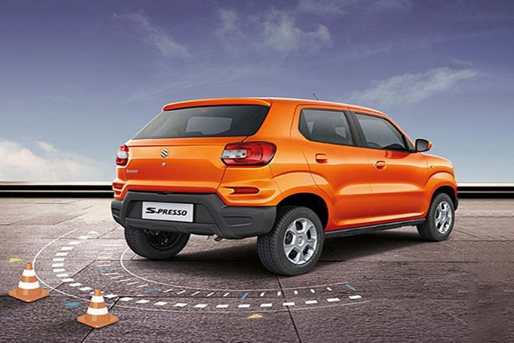 Về trang bị an toàn, mẫu xe Suzuki S-Presso giá rẻ mới này sẽ được trang bị 2 túi khí trước, hệ thống chống bó cứng phanh ABS, phân bổ lực phanh điện tử, cảm biến đỗ xe phía sau và cảnh báo tốc độ. 