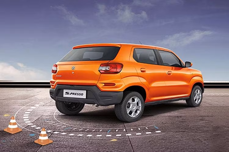 Về trang bị an toàn, mẫu xe Suzuki S-Presso giá rẻ mới này sẽ được trang bị 2 túi khí trước, hệ thống chống bó cứng phanh ABS, phân bổ lực phanh điện tử, cảm biến đỗ xe phía sau và cảnh báo tốc độ. 