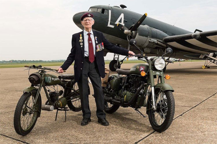 Sự ra đời của mẫu Royal Enfield Classic 500 Pegasus LE được lấy cảm hứng từ mẫu xe Flying Flea được lính Anh dùng trong Thế chiến thứ II.