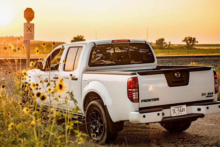 Gói trang bị Midnight Edition Package cho mẫu xe này cũng được lấy từ năm 2018 sang đời mới này. Gói trang bi này bao gồm nhiều chi tiết màu đen như: lưới tản nhiệt màu đen bóng, bánh mâm 18 inch đen bóng. 