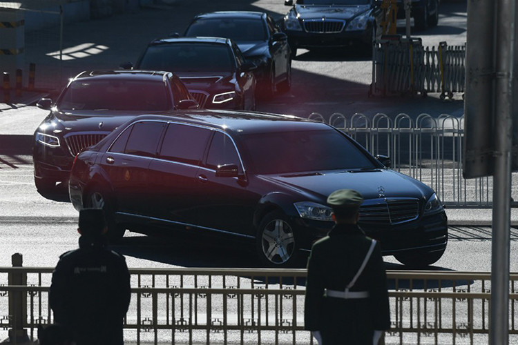 Ngày 8/1/2019 vừa qua, chiếc xe siêu sang Mercedes-Benz S600 Pullman Guard của chủ tịch Kim Jong Un đã xuất hiện trên đường phố Bắc Kinh, Trung Quốc. Người đứng đầu Triều Tiên đến thăm Trung Quốc theo lời mời của Chủ tịch Tập Cận Bình.