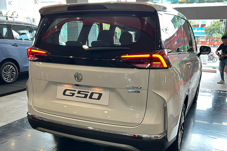 Dưới nắp ca-pô, MG G50 sử dụng động cơ xăng 1.5L tăng áp, sản sinh công suất 169 mã lực tại 5.600 vòng/phút và mô-men xoắn 285 Nm tại 1.500 - 4.000 vòng/phút, đi kèm hệ dẫn động cầu trước. Tuy nhiên, phiên bản MT COM không có ga tự động và chưa được trang bị gói công nghệ an toàn chủ động ADAS.