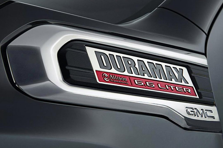 Tất cả phiên bản GMC Sierra HD 2020 sử dụng động cơ diesel Duramax tăng áp dung tích 6.6L, cho công suất 445 mã lực và mô-men xoắn 1233 Nm. Sức mạnh động cơ truyền tới các trục bánh xe qua hộp số tự động 10 cấp Allison hoàn toàn mới. Trọng lượng kéo của xe có thể tới 13,6 tấn.