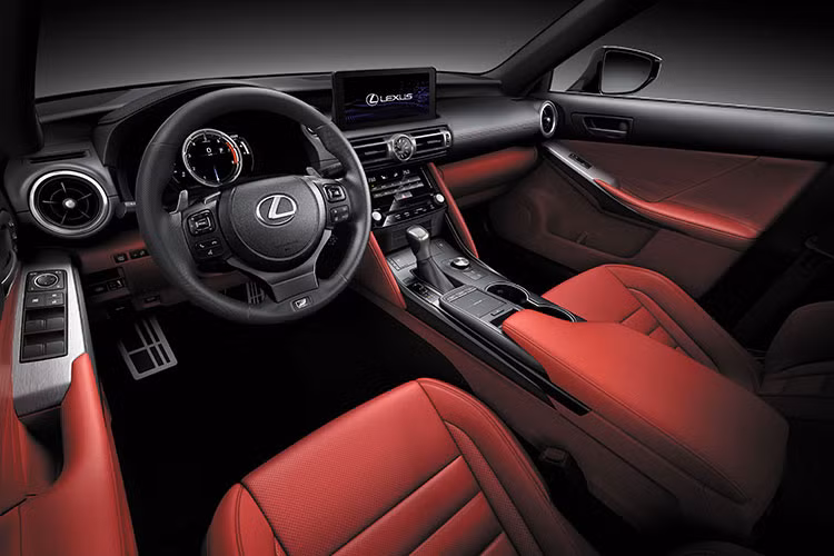 Bên trong nội thất, Lexus trang bị cho IS 300 F Sport nhiều chi tiết độc quyền của F Sport như cần số, bảng đồng hồ tốc độ điện tử và vô-lăng. Bảng đồng hồ điện tử có đồng hồ vòng tua đặt giữa, thiết kế rất giống với huyền thoại Lexus LFA. Một điểm mới chỉ có trên phiên bản thể thao này đó là hệ thống giả lập âm thanh động cơ (AVS).