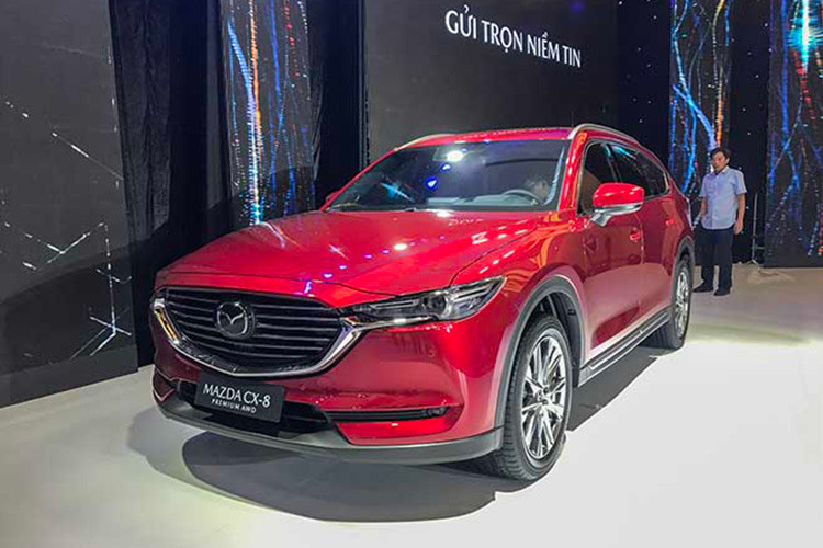 Sau khi được giảm giá mạnh trong tháng 4/2020 nhiều nhất 150 triệu đồng, mẫu CUV 7 chỗ Mazda CX-8 được THACO gia hạn ưu đãi giảm giá bán để tăng sức mạnh tranh trong phân khúc xe 7 chỗ. Với mức giảm này, giá bán các phiên bản Mazda CX-8 chỉ còn ở mức 1,039 tỷ đồng cho phiên bản tiêu chuẩn (Deluxe) sau khi giảm 110 triệu đồng; cho đến 1,249 tỉ đồng cho phiên bản cao cấp nhất sau khi giảm 150 triệu đồng. 