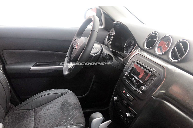 Các trang bị an toàn của Suzuki Vitara 2019 được dự đoán sẽ bao gồm hệ thống phanh khẩn cấp tự động, cảnh báo và ngăn chệch làn đường, nhận diện biển báo giao thông, phát hiện điểm mù hay cảnh báo phương tiện cắt ngang khi lùi...