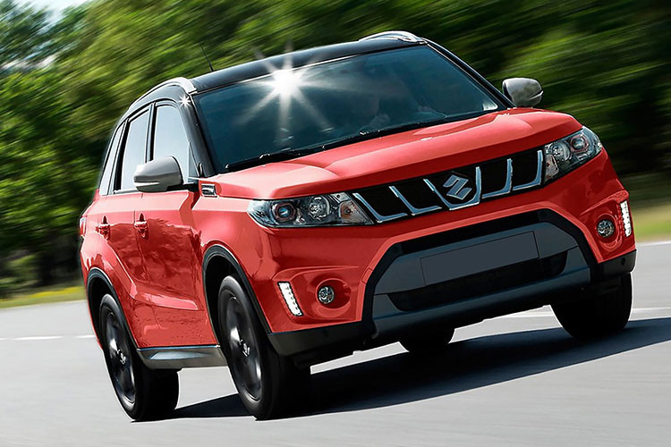 Về thiết kế, Vitara 2019 được bổ sung đầu xe mới với lưới tản nhiệt trên đi kèm 6 thanh nằm dọc. Bên dưới xuất hiện đèn LED định vị ban ngày có viền mạ crôm, nối với lưới tản nhiệt dưới. Ngay cả lưới tản nhiệt dưới cũng được thiết kế lại và không còn đi kèm viền màu bạc như trước. 