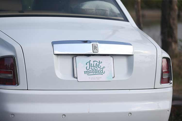 Rolls-Royce Phantom VII được trang bị khối động cơ V12 dung tích 6.75L cho công suất tối đa 453 mã lực. Xe có khả năng tăng tốc từ 0-100 km/h trong 5,9 giây, tốc độ tối đa được giới hạn điện tử ở mức 240 km/h. Mức tiêu hao nhiên liệu 14,8L/100km.