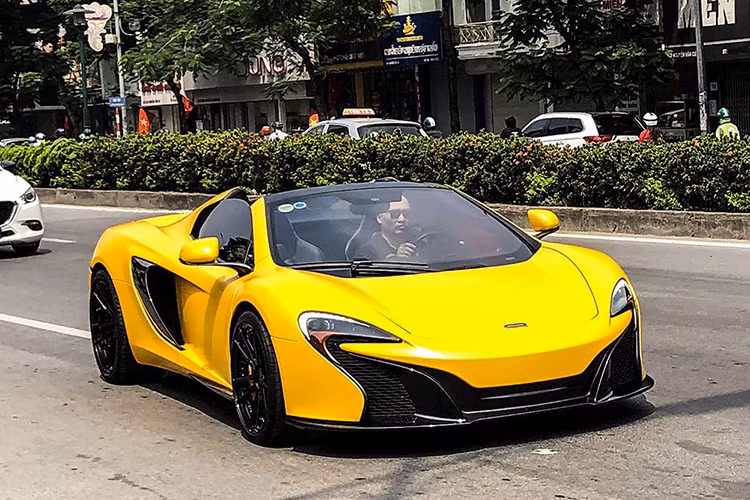 Cách đây 4 năm, giá xe McLaren 650S Spider tại Việt Nam khoảng hơn 16 tỷ đồng, nhưng hiện giá trị chiếc xe này vào khoảng gần 12 tỷ đồng.