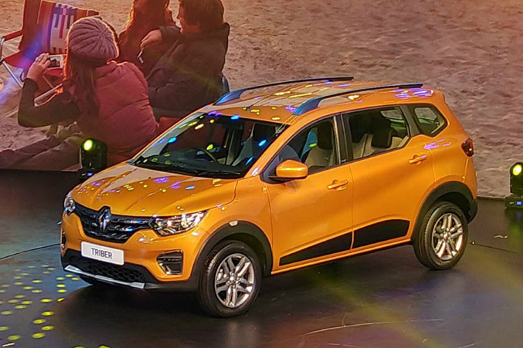 Mẫu xe MPV 7 chỗ ngồi Renault Triber 2019 mới vừa chính thức ra mắt vào tháng 6/2019 vừa qua tại thị trường Ấn Độ. Đến nay, giá bán của mẫu MPV 7 chỗ này đã được hé lộ khiến nhiều người dùng cảm thấy ngạc nhiên bởi nó rẻ hơn nhiều so với mức giá dự tính trước đó.