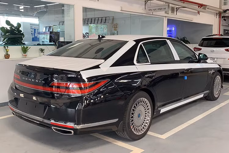 Về động cơ, các phiên bản động cơ G90 2021 được bán tại quê nhà Hàn Quốc được liệt kê trên trang webside gồm 3 tùy chọn động cơ xăng tương tự phiên bản trước đó bao gồm: V6 3.8L (3.778 cc) Lambda II GTI, V6 3.3L (3.342cc) Lambda II T-GTI tăng áp kép (twin-turbo) và V8 5.0L (5.038cc) TauGDi hút khí tự nhiên.