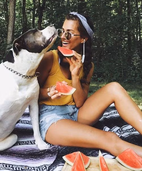 Thích gì thì làm nấy, đi mát xa, đi bộ, đi picnic ... hoặc tập luyện nhẹ nhàng kiểu yoga cũng là một vài gợi ý.