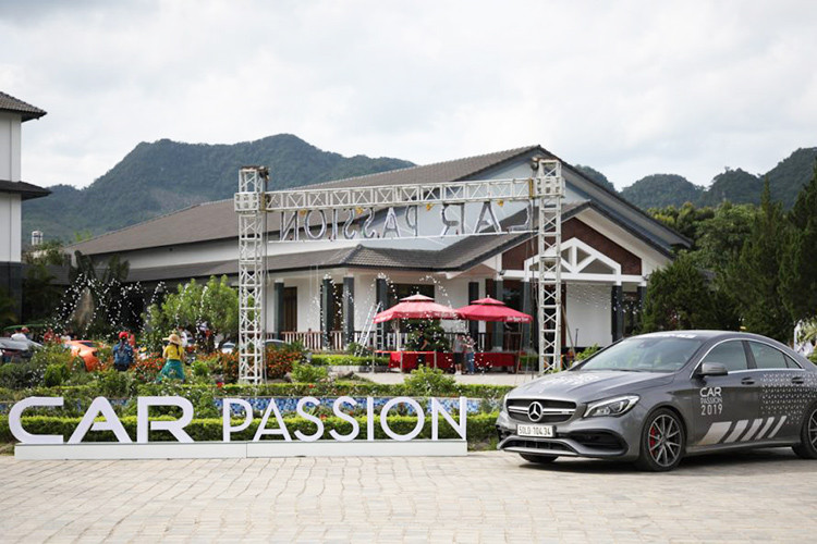 Hành trình siêu xe trăm tỷ - Car Passion 2019 quy tụ hàng chục siêu xe từ khắp mọi miền đất nước. Đây là hành trình siêu xe lớn nhất Việt Nam với đầy đủ những "anh tài" từ Nam ra Bắc góp mặt. Được biết, chương trình được khởi xướng từ năm 2011 và mới trở lại sau hai năm gần đây.