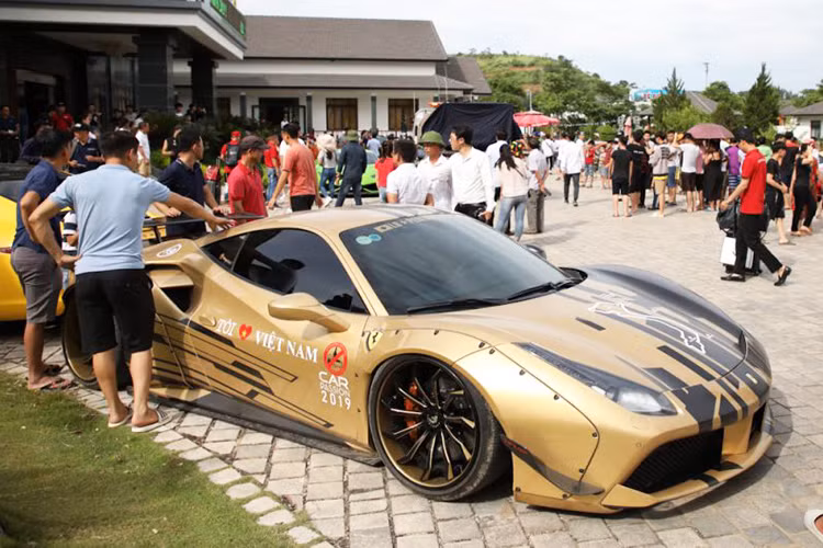 Trong hành trình Car Passion 2019, được biết tất cả các thành viên cầm lái siêu xe trong đoàn Hà Nội đã quyết định tham gia hết chặng đường cùng với các người bạn đam mê siêu xe tại TP HCM.