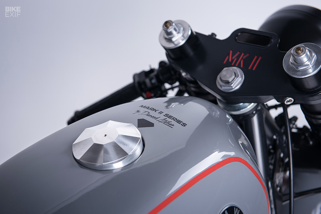 Con số 20 này chưa kể đến những mẫu độ sử dụng lại vài linh kiện từ Mark II. Trong ảnh là chiếc Mark II mới nhất vừa xuất xưởng. Bề ngoài không khác biệt gì với những chiếc trước nhưng bên trong, Diamond đã thực hiện nhiều cải tiến dựa trên phản hồi từ quá trình chế tạo.