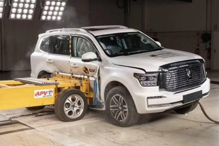 GWM Tank 500 duoc danh gia 5 sao an toan ANCAP tai Uc