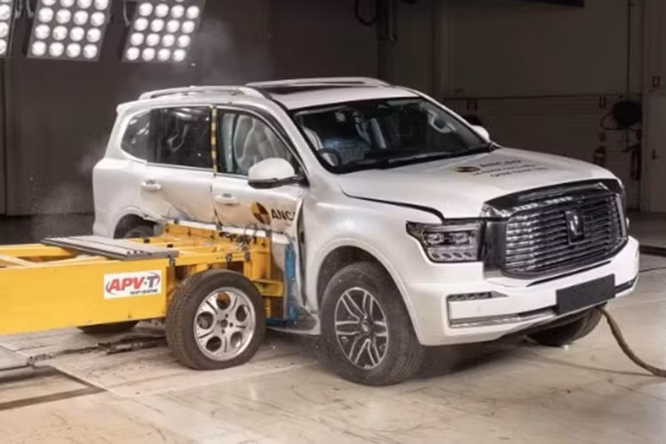 GWM Tank 500 duoc danh gia 5 sao an toan ANCAP tai Uc