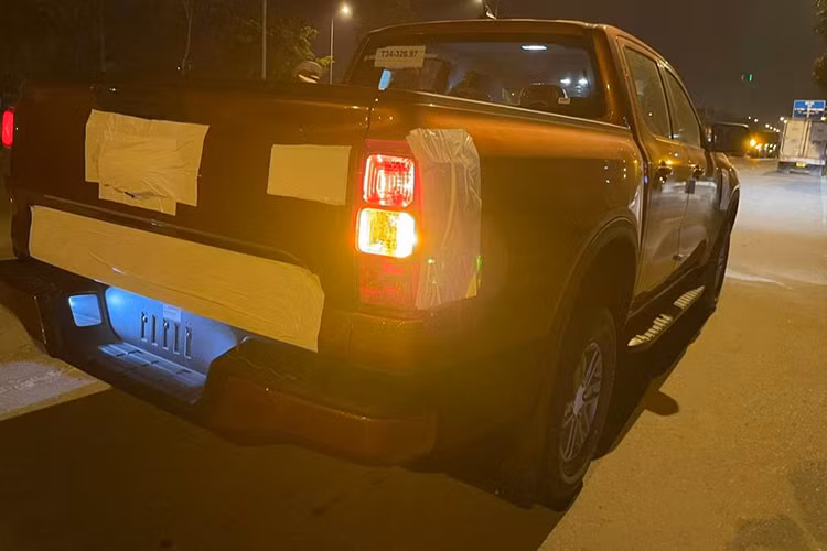 Hiện tại, đại lý đã bắt đầu nhận cọc Ford Ranger 2022 và hứa hẹn giao xe vào khoảng tháng 8 hoặc tháng 9 năm nay.