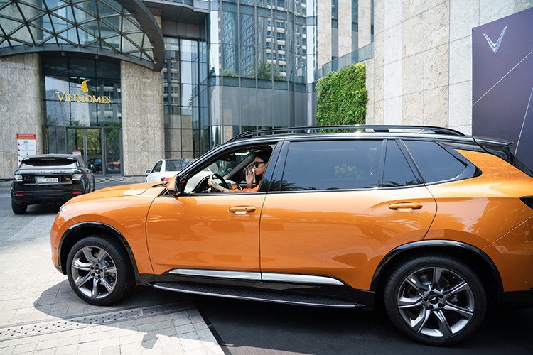 Thời điểm mới ra mắt, VinFast President của Ngô Thanh Vân được bán với mức giá lên tới 4,6 tỷ đồng, ngang bằng với Lexus LX570, Mercedes-Benz GLS hay BMW X7. Khi đó, mẫu xe này cũng chỉ được sản xuất số lượng có hạn 500 chiếc. 