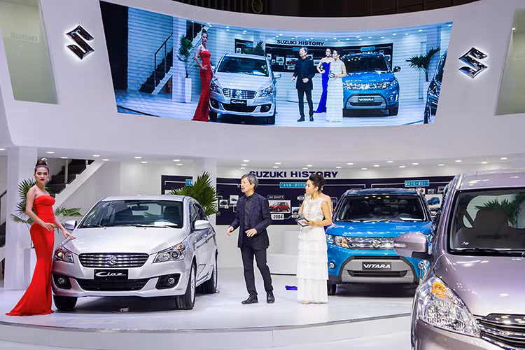 Trong hơn nửa đầu năm 2017 vừa qua, hãng xe ôtô Suzuki tại Việt Nam có doanh số xe bán ra thị trường phải nói là giảm "cực mạnh". Theo báo cáo từ Hiệp hội các nhà sản xuất ôtô Việt Nam (VAMA), nếu chỉ tính riêng xe du lịch - trong 7 tháng đầu năm 2017, Suzuki cũng chỉ bán được 940 xe tại thị trường Việt Nam.