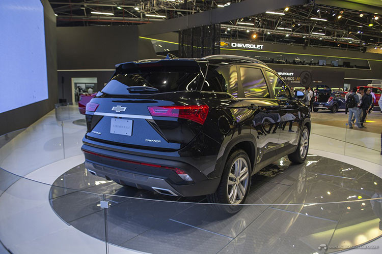 Nguồn cung cấp sức mạnh cho Chevrolet Captiva 2019 là khối động cơ xăng 4 xi-lanh, tăng áp, dung tích 1,5 lít, sản sinh công suất tối đa 150 mã lực và mô-men xoắn cực đại 230 Nm. Sức mạnh được truyền tới cầu trước thông qua hộp số sàn 6 cấp hoặc CVT.