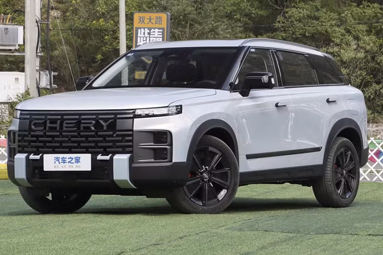 Mới đây, mẫu SUV nhỏ gọn hoàn toàn mới mang phong cách địa hình của Chery đã được chính thức mở bán trước. Chiếc xe Exploration 06 2023 mới sẽ là tên gọi của Chery TJ-1 khi bán ra tại Trung Quốc, trong khi đó, mẫu xe này cũng sẽ bán tại thị trường ngoài Trung Quốc với tên Jaecoo 7.