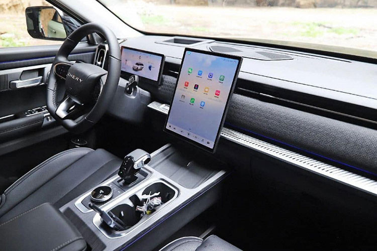 Về cấu hình, chiếc xe mới sẽ được trang bị chip AI có sức mạnh tính toán cực kỳ thông minh 8155, hình ảnh toàn cảnh 540° và chức năng hiển thị head-up W-HUD, đồng thời sẽ được trang bị hệ thống hỗ trợ lái xe thông minh L2.5.