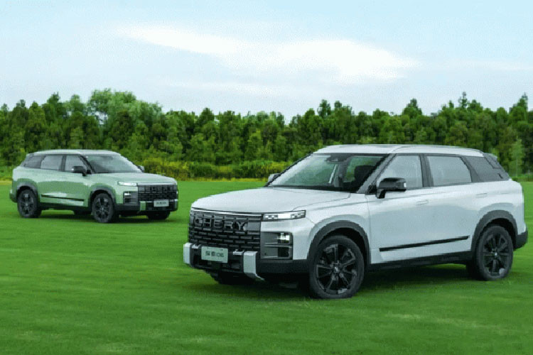 Ở sức mạnh, Chery Exploration 06 được trang bị động cơ 1.6T và hộp số ly hợp kép 7 cấp cho công suất tối đa 197 mã lực và mô-men xoắn cực đại 290 Nm.