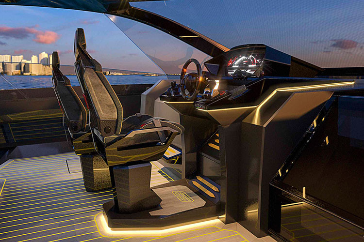 Sự tương đồng này thể hiện rõ cả trên boong và khu vực phía dưới. Chương trình cá nhân hóa Ad Personam của Lamborghini thậm chí còn đang xử lý việc đặt cấu hình không gian cho những người mua du thuyền Lamborghini 63.