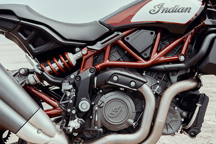 Ngoài ra, xe còn sở hữu đến 3 chế độ lái bao gồm S (Standard), R (Rain) và S (Sport) cho lực xoắn khác nhau cùng sự hỗ trợ của hệ thống TC (kiểm soát lực kéo) và hệ thống chống trượt, hệ thống cân bằng xe. Đây là chiếc xe thông minh được Indian ưu ái tích hợp vào khá nhiều công nghệ cao đang được áp dụng vào những chiếc xe 2 bánh.