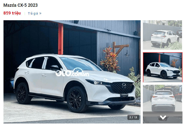 Chiếc Mazda CX-5 nâng cấp 2023 đã xuất hiện trên sàn xe cũ với giá bán bất ngờ. Cụ thể, một chiếc CX-5 2023 đang được rao bán trên tại TP HCM với ODO lăn chỉ dừng ở mức 17km. Theo thông tin đăng tải, đây là chiếc Mazda CX-5 phiên bản Premium Sport sản xuất năm 2023, còn mới 100%, đầy đủ phụ kiện chính hãng, nội ngoại thất vẫn nguyên mùi xe mới, nilon chưa bóc hết.