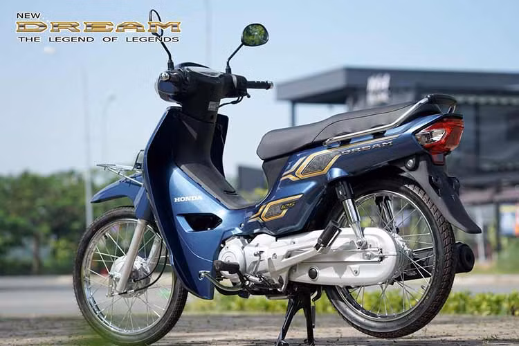 Theo đó, Honda Dream 2024 được NCX Honda (đơn vị sản xuất, phân phối xe Honda tại Campuchia) phát triển, nâng cấp dựa trên bản 2023. Tại xứ sở chùa tháp, giá xe Honda Dream 2024 bán ra khoảng 2.500 USD (khoảng 61 triệu đồng). Giá bán mẫu xe này tại Việt Nam vẫn chưa được công bố nhưng chắc chắn không hề rẻ.