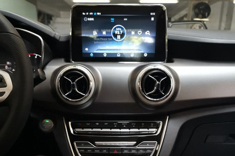 Xe chỉ có một loại động cơ và hộp số. Máy tăng áp 1,5 lít 4 xy-lanh cho công suất khoảng 148 mã lực và mô-men xoắn 210 Nm, kết hợp số tự động vô cấp và hệ dẫn động cầu trước. Đây là động cơ theo công bố là của Mitsubishi, mã 4A9, lần đầu được giới thiệu vào năm 2004.