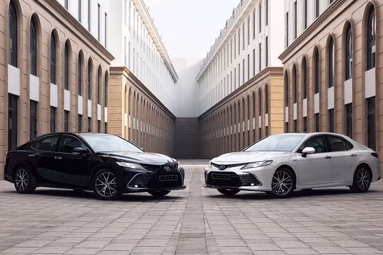 Lượng xe Toyota Camry giao đến tay khách hàng trong tháng 11 đạt 133 xe, giảm 19 xe so với tháng 10. Kể từ đầu năm đến nay, mẫu sedan hạng D của Toyota đã thu hút 2.184 khách hàng mua xe, duy trì khoảng cách khá xa so với các mẫu xe đứng sau.