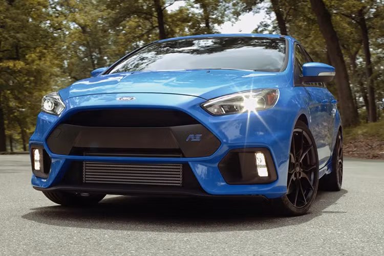 Với hầu hết chủ sở hữu Ford Focus RS, mức công suất 345 mã lực là quá nhiều so với kỳ vọng đặt ra. Tuy nhiên, những ai còn khao khát mức công suất lớn hơn ở mẫu hatchback nhỏ gọn này có thể sẽ hứng thú với những nâng cấp mới đây qua tay hãng độ Hennessey.