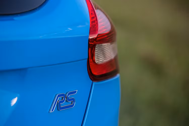 Bên cạnh đó công suất 55 mã lực, mômen xoắn 137 Nm cũng sẽ được hãng độ danh tiếng này bổ sung thêm nhờ việc được trang bị thêm hệ thống giải nhiệt (intercooler), tăng áp, bộ xử lý khí thải, hệ thống xử lý động cơ và ống xả...