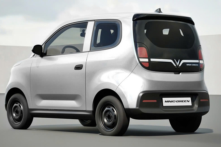 Với mức giá 269 triệu đồng, Minio Green chính thức trở thành mẫu ô tô điện rẻ nhất trong danh mục sản phẩm của VinFast, vượt qua VinFast VF 3 (299 triệu đồng). Trên thị trường, Minio Green hiện chỉ đắt hơn Wuling Mini EV (197 - 231 triệu đồng).