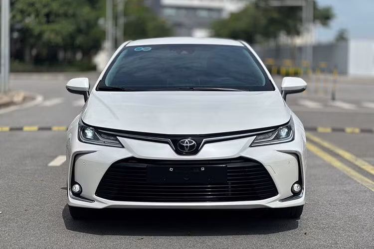 Về chiếc Toyota Corolla Altis 2022 trong bài viết này, sau 2 năm sử dụng, chiếc xe mất giá không đáng kể. Tuy nhiên, đây vẫn là một lựa chọn đáng cân nhắc đối với những người mua đang tìm kiếm một chiếc xe cũ chất lượng, giá cả hợp lý và phù hợp với nhu cầu sử dụng hàng ngày. 