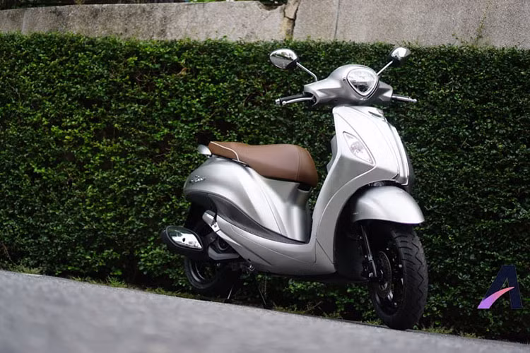 Grande Hybrid 2018 mới sẽ được bán ra với 62.000 Baht (tương đương 42,9 triệu đồng) tại thị trường Thái Lan. Dự đoán, mẫu xe mới này sẽ được hãng xe máy Yamaha ra mắt thị trường Việt Nam trong thời gian tới.